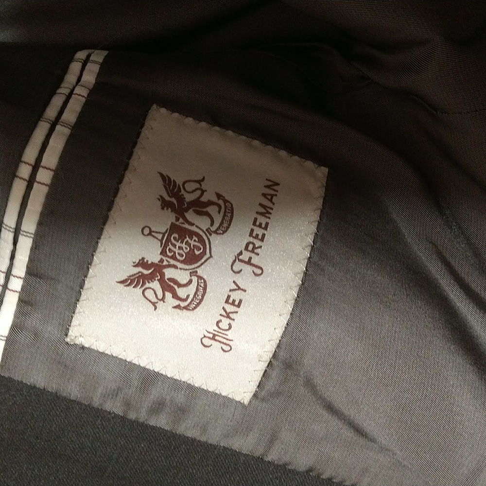 Suit !Hickey freeman suit charcoal